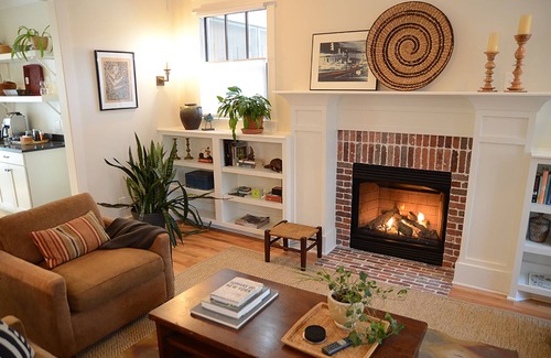 Breeze Hill House | 12 South luxury guest cottage offers comfort and a great location!