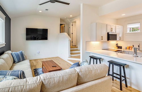 Belmont - Hillsboro House | 12 South Neighborhood: Home w/Modern Flair!