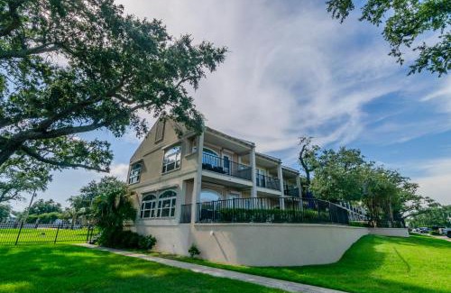 Long Beach House | 120 Beau Clair - Beachview Townhome with Balcony and Deck in Long Beach
