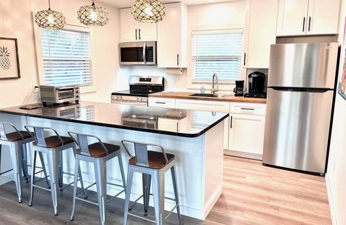 Mid Island House | 122 Falkirk Cottage – Swap Snowflakes for Seashells!