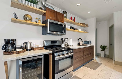 Stockton Hotel | 12BR Retreat @ Resort 48 guests. Expand to 34BR.
