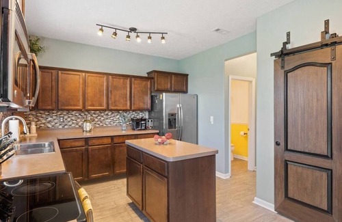 Jeffersonville - Clarksville House | 12Mins To Louisville, Gameroom, Patio&Grill - RusticElephant