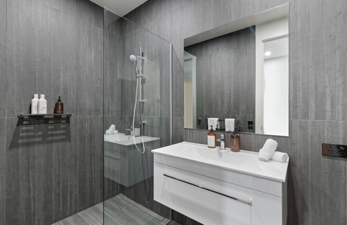 Lake Hayes Condo | 12th Avenue Queenstown Suite 15