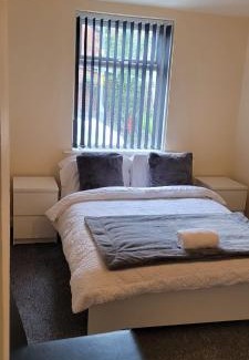 Dukinfield House | 13 Decent Homes
