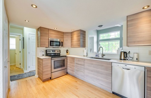 Arvada House | 13 Mi to Dtwn Denver: Arvada Townhome w/Deck