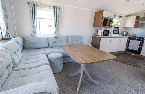 Hamworthy Cottage | 13 SUNSET TERRACE ROCKLEY PARK, family friendly in Poole