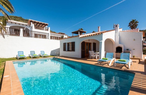 Platges de Fornells Villa | 130 m² Villa ∙ 3 bedrooms ∙ 5 guests