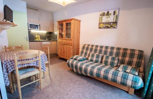 Villarodin-Bourget Apartment | 130m from ski slopes, 5th floor, balcony, parking, tv, ski locker, 27m², La Norma