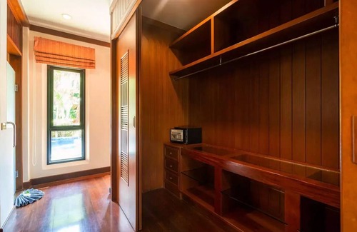 Nai Harn Villa | 1350㎡ Gated Private Royal Pool Beach Villa 4 bdrsn