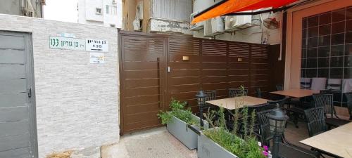 Bat Yam Apartment | 1351 דירת סטודיו עם מרפסת מול הים
