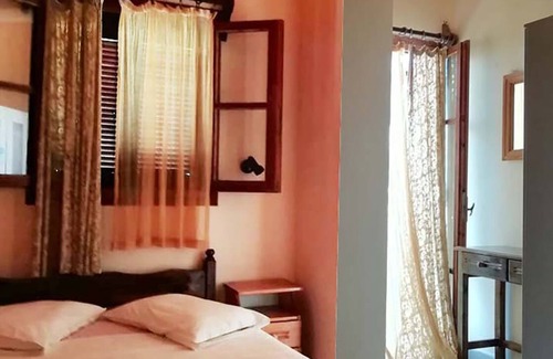 Neromilos Hotel | 14 Aparts 150m. from the Sea & 6000 sq.m2 Garden–(36 to 42 pers, whole building)