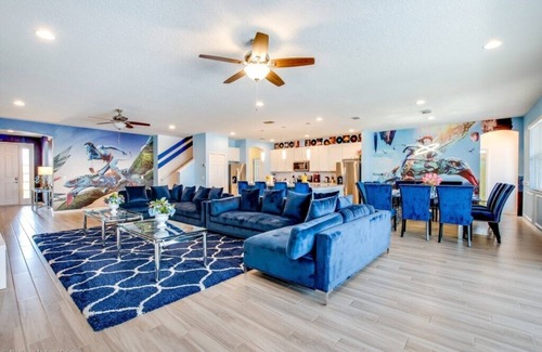 Loughman House | 14 Bed Themed Rooms Everywhere Spacious Pool Home Great Location