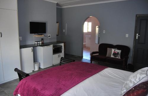 George Apartment | 14 Cluster Cottages