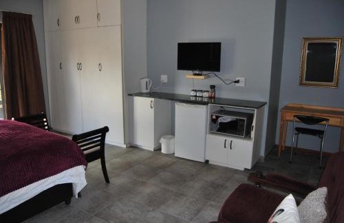 George Apartment | 14 Cluster Cottages