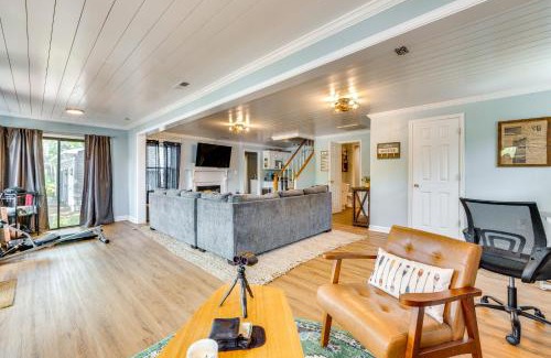 Southmont House | 14 Mi to Childress Vineyards Scenic Fall Retreat