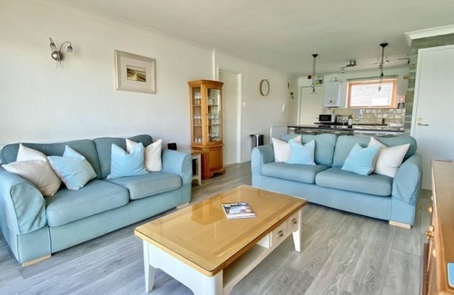 Treator Apartment | 14 The Old Boatyard -with parking and Incredible Estuary Views