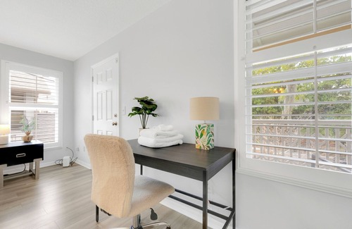 Springfield Apartment | 1413- Arenas 1 Mile, Entertaining Kitchen, Fenced Yard, Pets OK, Sleeps 10