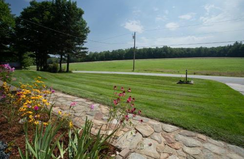 Whitingham House | 14mi to Mt. Snow! Arcade, Private Suite, King Bed!