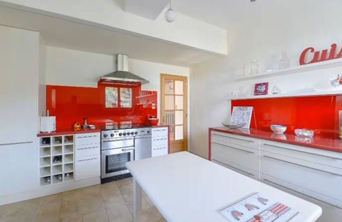 Bailleau-l'Eveque House | 15' from CHARTRES (28) : Historic property, calm and jacuzzi.