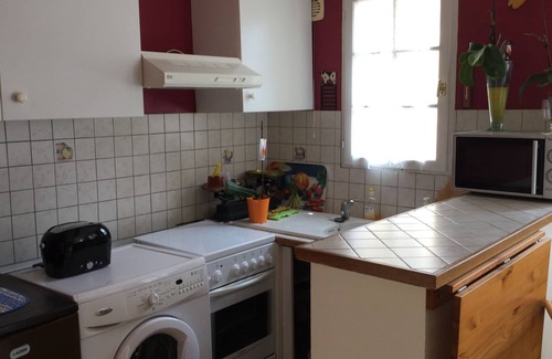 Sorgues Apartment | 15 km from Avignon nice studio fully equipped private parking private terrace very quiet