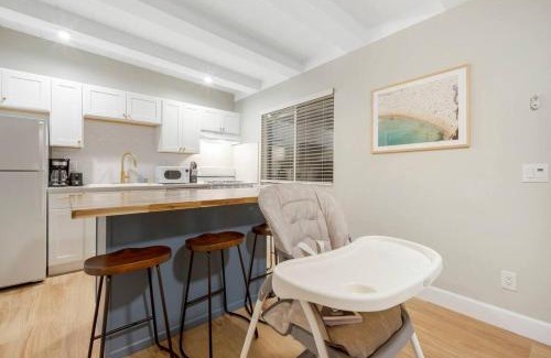 Vista Apartment | 15 Min to Beach - Modern Vista Escape