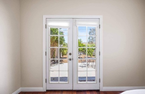 Ventura House | 15% Off November! Comfy Beds Great Reviews & View