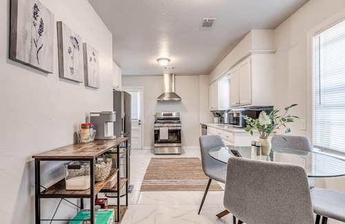 Central Oklahoma City House | 15% Summer Discount~ Entire Home ~ Full Kitchen ~ Large Fenced Backyard