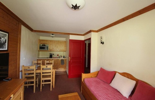 Val Cenis Apartment | 150m from ski slopes, 3rd floor, fitness, swimming pool, balcony, tv, ski locker, 30m², Val Cenis