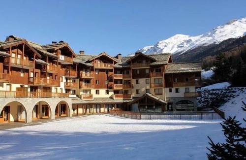 Val Cenis Apartment | 150m from ski slopes, 3rd floor, fitness, swimming pool, balcony, tv, ski locker, 30m², Val Cenis
