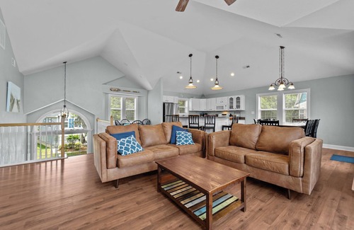 Monteray Shores House | 1535 - Captain Jack's, 6-bed 5.5-bath, Corolla, NC, soundfront, private pool, hot tub, game room