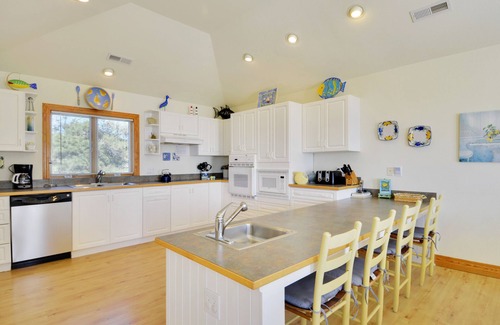 Monteray Shores House | 1562 - Coucher Du Soleil 5-bed 5.5-bath soundfront Corolla, NC, pet friendly, private pool, hot tub