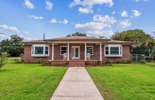 East Hill House | 1585 E Blount St