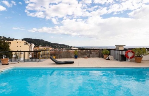 Le Cannet Apartment | 15m de la Plage du midi | Chambre triple + Rooftop