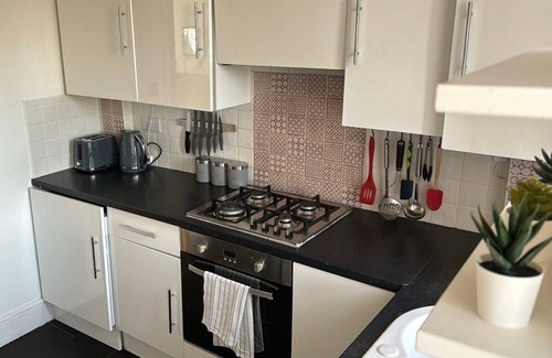Stepney Green Apartment | 15min to Tower Bridge! | Amazing Transport Links!