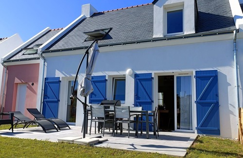 Le Palais House | 15min walk Pier, shops and beaches