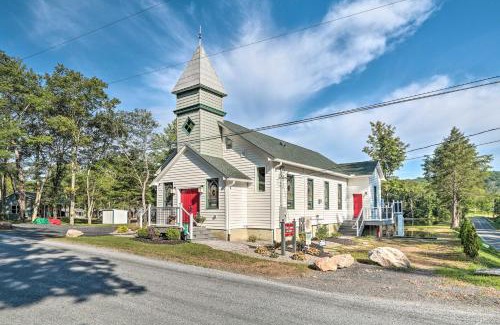 Brodheadsville Villa | 16 Mi to Camelback Resort Getaway with Game Room