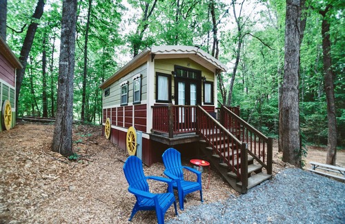 Sevierville House | #16 Sabina - *New Kitchen* Gypsy Cottage