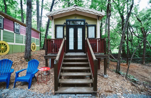 Sevierville House | #16 Sabina - *New Kitchen* Gypsy Cottage