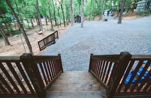 Sevierville House | #16 Sabina - *New Kitchen* Gypsy Cottage