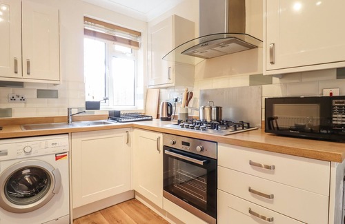 Colchester Cottage | 160 CANTERBURY ROAD, family friendly, with a garden in Colchester