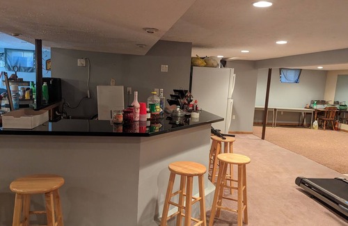Seven Hills Apartment | 1600 square foot studio in lovely Seven Hills. Offers great amenities