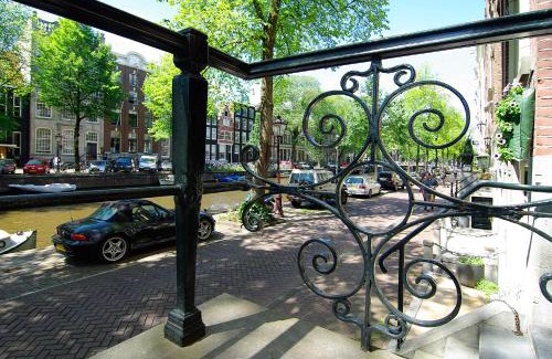 Grachtengordel-West House | 1637: Historic Canal View Suites