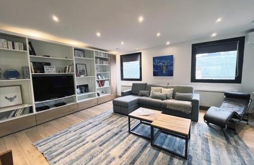 Quartier Sainte-Marguerite Apartment | 166 - Urban Luxury Apartment in Center of Paris