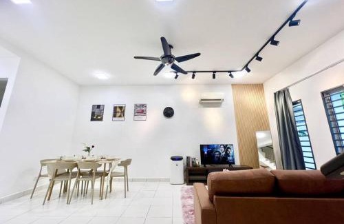 Shah Alam House | 16Pax House Landed Setia Alam Mall SCCC Wi-Fi TV