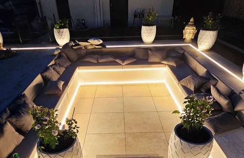 Obersendling Villa | 170m² Luxurious City Home + Pool + Garden + Koi Pond + Kids Playground + Kitchen