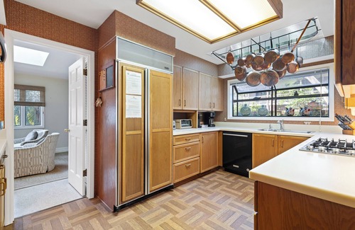 Beach Lagoon House | 18 East Beach Lagoon @ Sea Pines | Steps to Beach | Lush Backyard