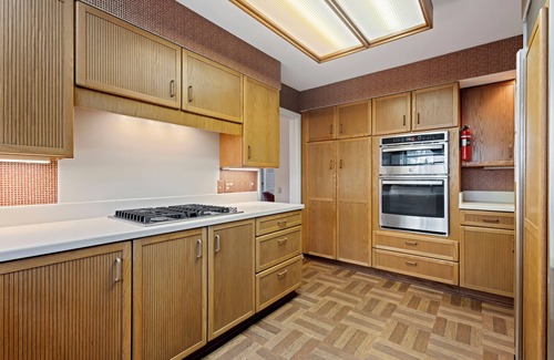 Beach Lagoon House | 18 East Beach Lagoon @ Sea Pines | Steps to Beach | Lush Backyard