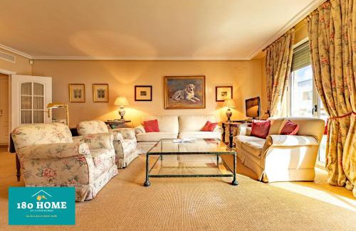 El Prado-Parque de Maria Luisa Apartment | 180 Home GLAMUROSO APARTAMENTO PRADO