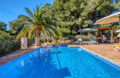 Trencall Other | 180 m² Accommodation ∙ 4 bedrooms ∙ 8 guests