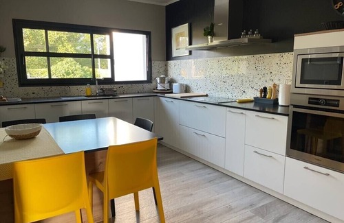 La Brede Villa | 180 m2 in the heart of the vineyards, modern villa, luxury and quiet with heated pool